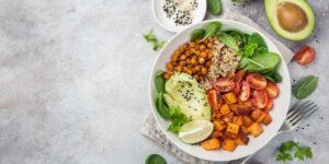 Skuteczne sposoby na zmianę nawyków żywieniowych - krok po kroku do lepszego zdrowia