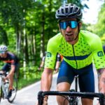 Idealna odzież rowerowa na każdą trasę: co wybrać?